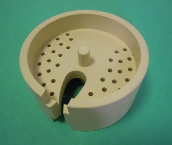 Oscillating piston in NORYL